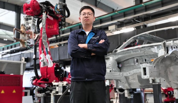 人民網(wǎng)——?jiǎng)?chuàng)新路上遇見(jiàn)你｜王曉峰：干機(jī)器人的，都特別酷